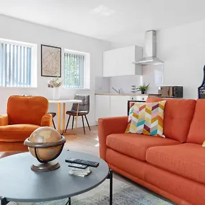  Apartment Modern In Arnold Centre