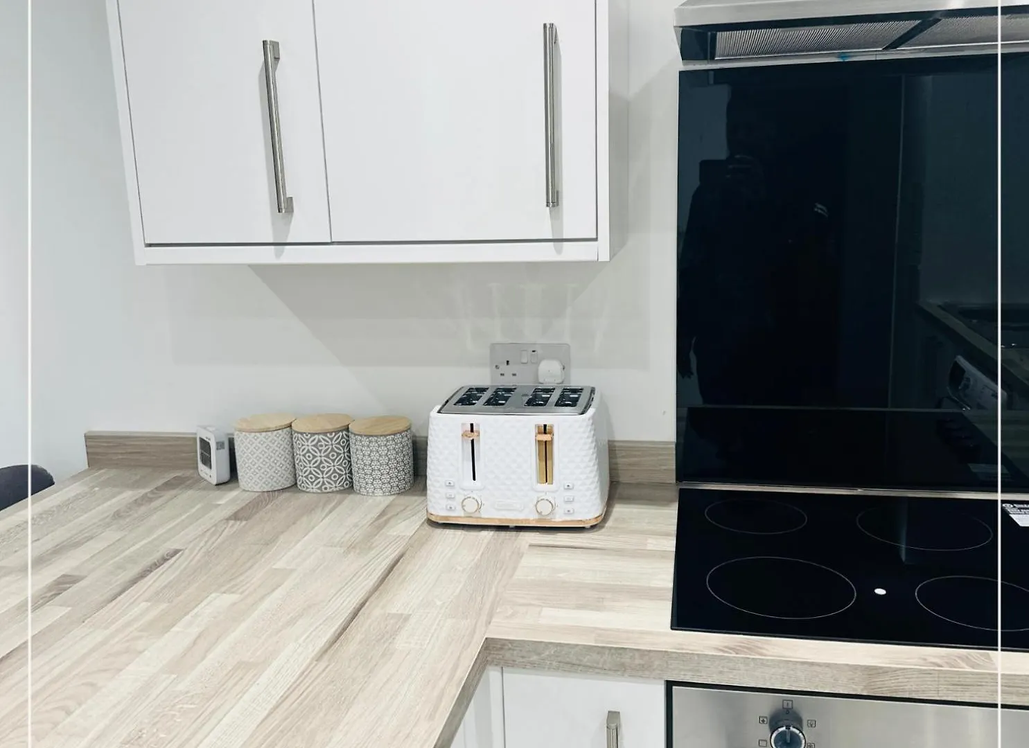Tastefully Decorated 4 Bed Home In Gedling - Near Colwick Country Park, Victoria Retail Park, City Centre & Nottingham Racecourse 0*,  Velká Británie